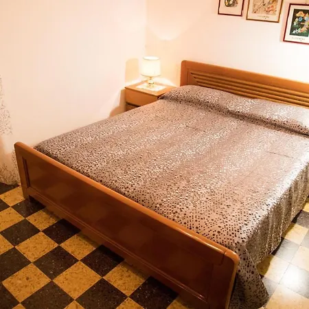 Grillo Lägenhet Levanto